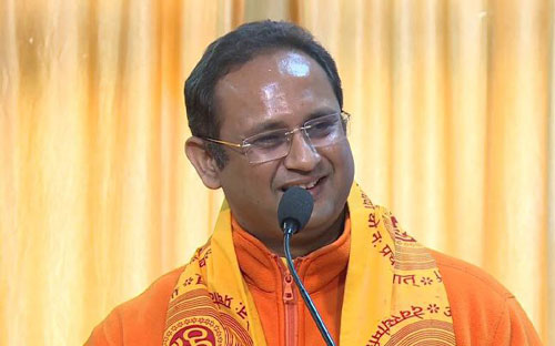 درباره ی دکتر چینمایا پاندیا