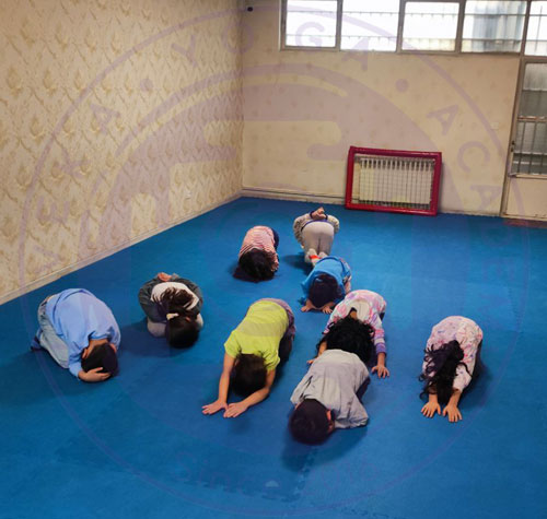 استراحت کودک در یوگا