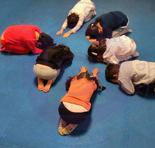 استراحت کودک در یوگا