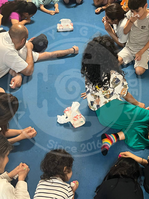 کارگاه یوگانیدرا کودک و والدین در سرزمین قصههای کودکی کارگاه یوگانیدرا کودک و والدین