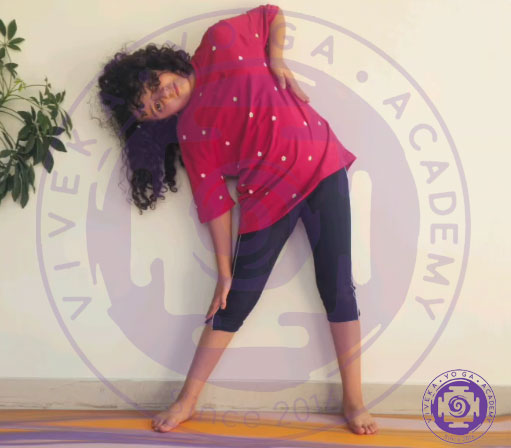 ویدئوی یوگای کودک کشش پهلو